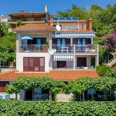 With Parking Space Rabac, Labin - 12107 Appartement Rabac